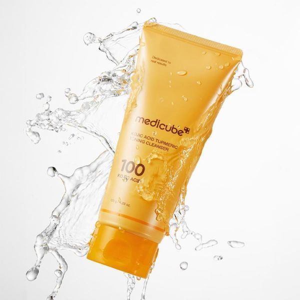 Очищувальна пінка для обличчя з койєвою кислотою та куркумою Medicube Kojic Acid Turmeric Toning Cleanser 120 г  Kojic Acid Cleanser  фото