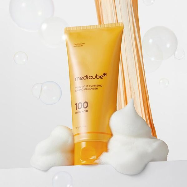 Очищувальна пінка для обличчя з койєвою кислотою та куркумою Medicube Kojic Acid Turmeric Toning Cleanser 120 г  Kojic Acid Cleanser  фото