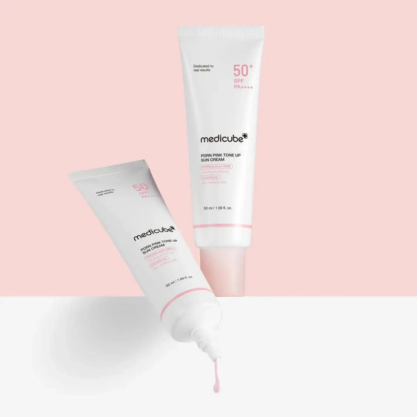 Доглядовий сонцезахисний крем з рожевим фінішем Medicube PDRN Pink Tone Up Sun Cream SPF 50+ PA++++ 50 мл Tone Up Sun Cream SPF 50+  фото
